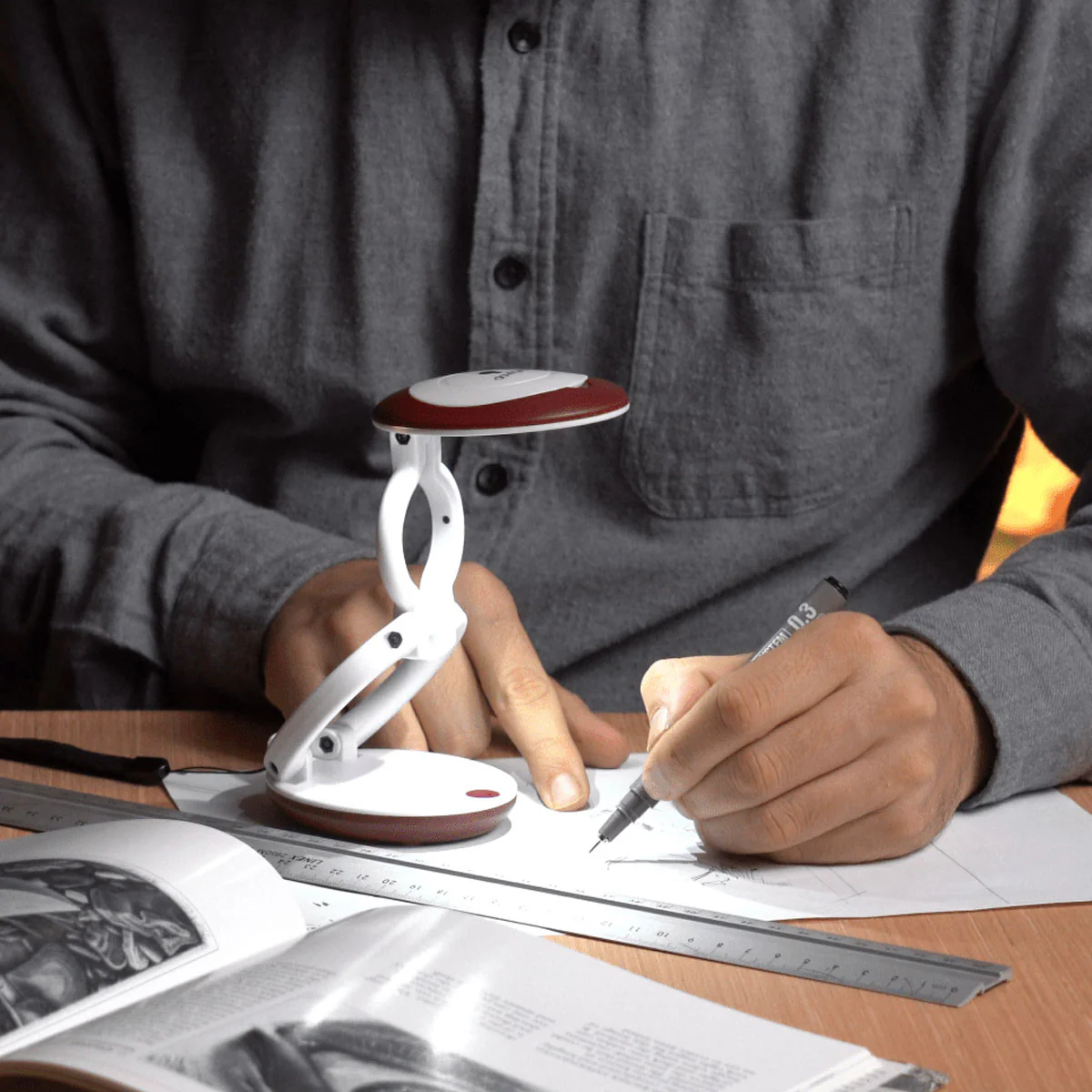 Daylight Yoyo Foldable Pocket LED Magnifier Lamp - Image 5