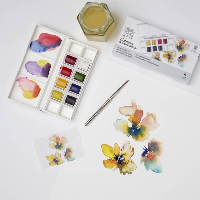 Winsor & Newton Cotman Half Pan Watercolour Pocket Set (Floral) - Image 4